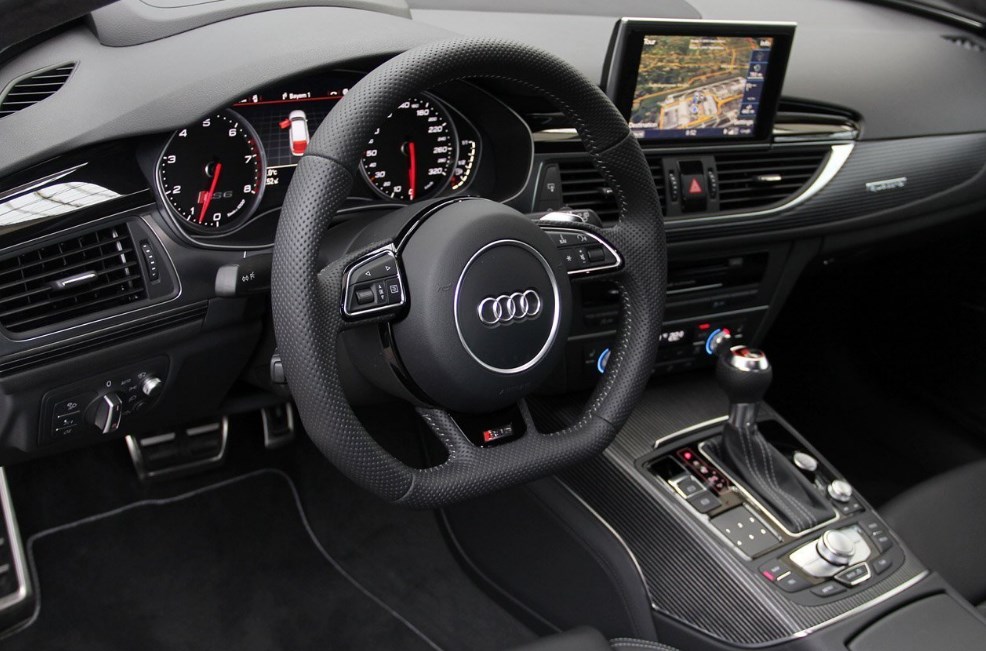 2021 Audi RS6 Interior