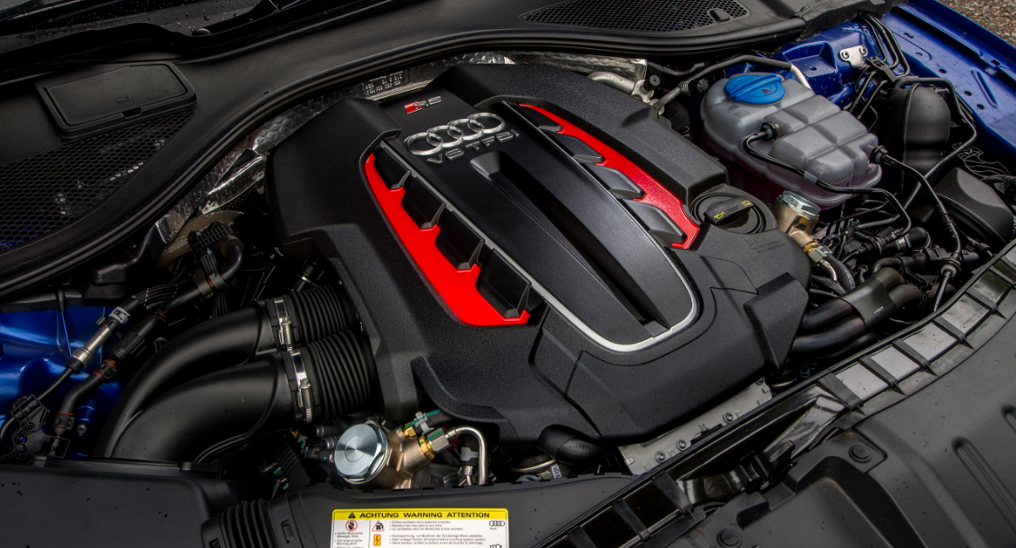 2022 Audi RS7 Engine