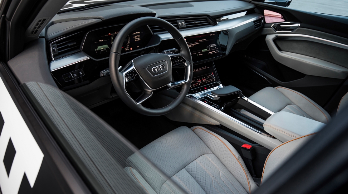 2026 Audi RS Q6 e-tron Interior